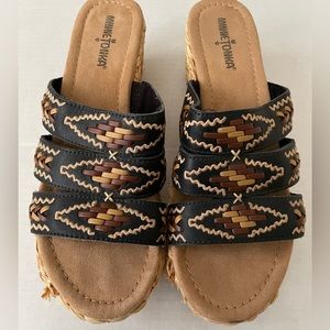 Minnetonka Black Leather Strappy Sandals Braided Natural Wedge Heel Womens Sz 9